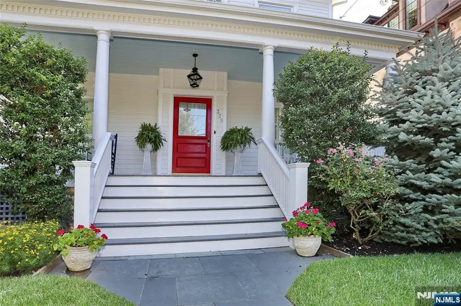 339 Highwood Avenue, Leonia, NJ 07605 - #3