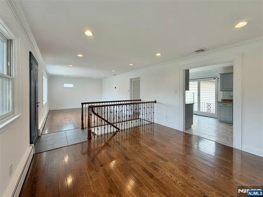662 Teneyck Avenue, Lyndhurst, NJ 07071 - #2