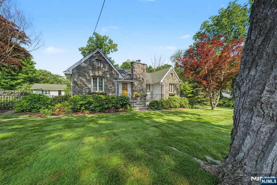 16 Weir Place, Ringwood, NJ 07456 - #2