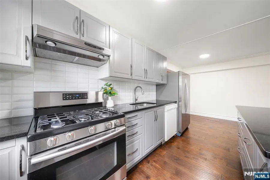 410 Park Place 4B, Fort Lee, NJ 07024 - #3