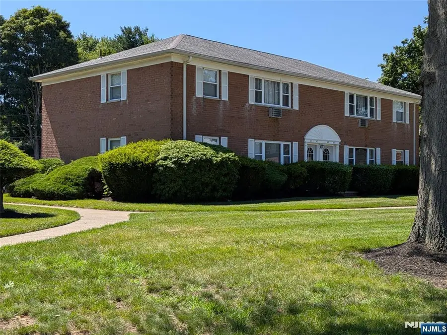 43 Manchester, Wayne, NJ 07470 - #2