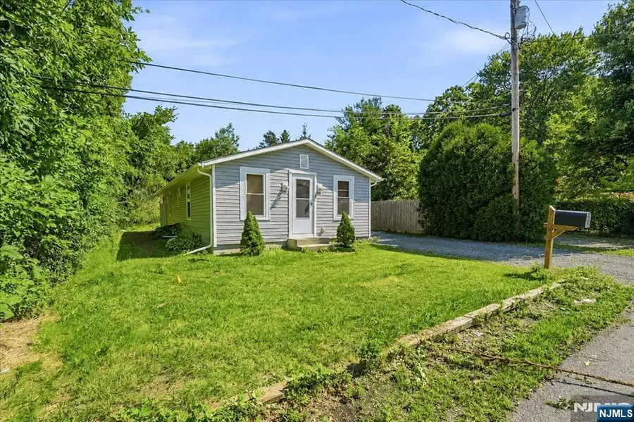 8 Madelyn Avenue, West Milford, NJ 07480 - #2