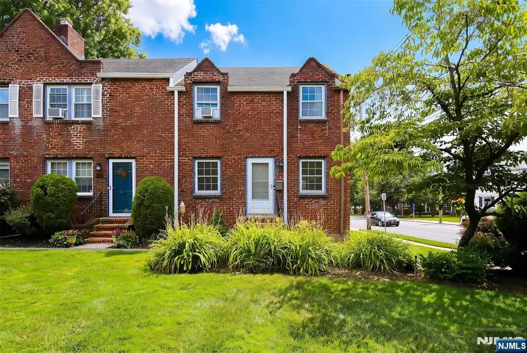 909 River Road 1, Teaneck, NJ 07666 - #1