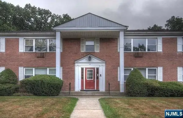 12 Rolling Ridge Road, Montvale, NJ 07645