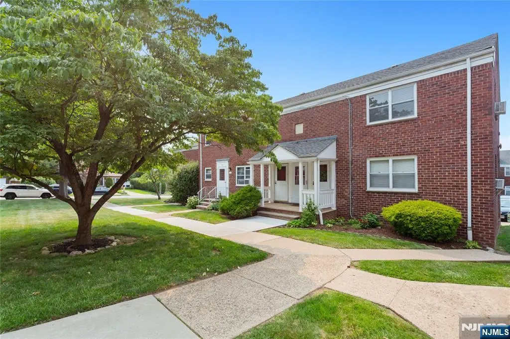 484 Crestwood Avenue 34, Hackensack, NJ 07601 - #1
