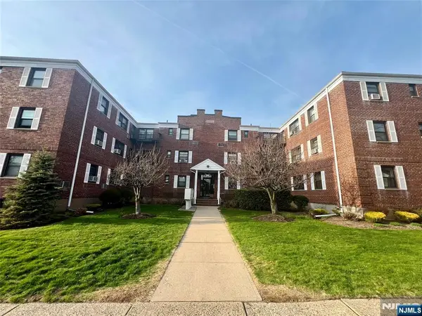 241 E Main Street 3A, Bergenfield, NJ 07621