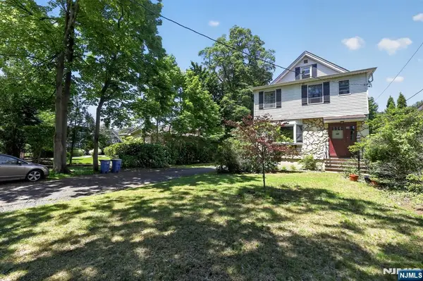 25 Jefferson Avenue, Cresskill, NJ 07626