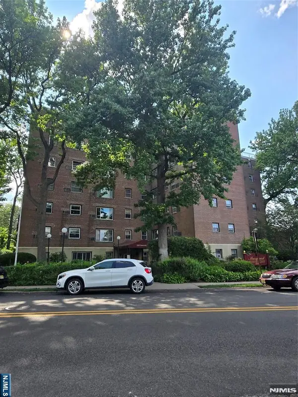2345 Linwood Avenue 6A, Fort Lee, NJ 07024