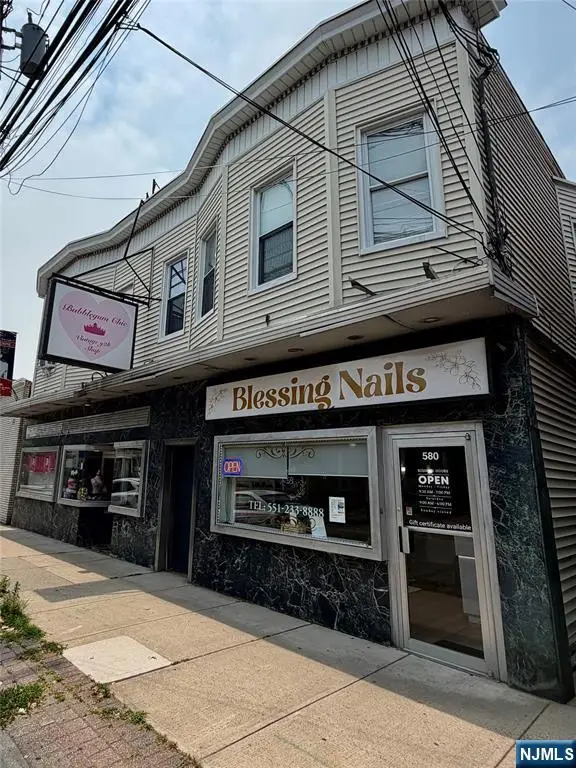 580 Lafayette Avenue, Hawthorne, NJ 07506