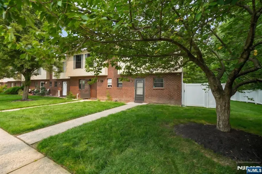 25 Driscoll Court, North Brunswick, NJ 08902 - #3
