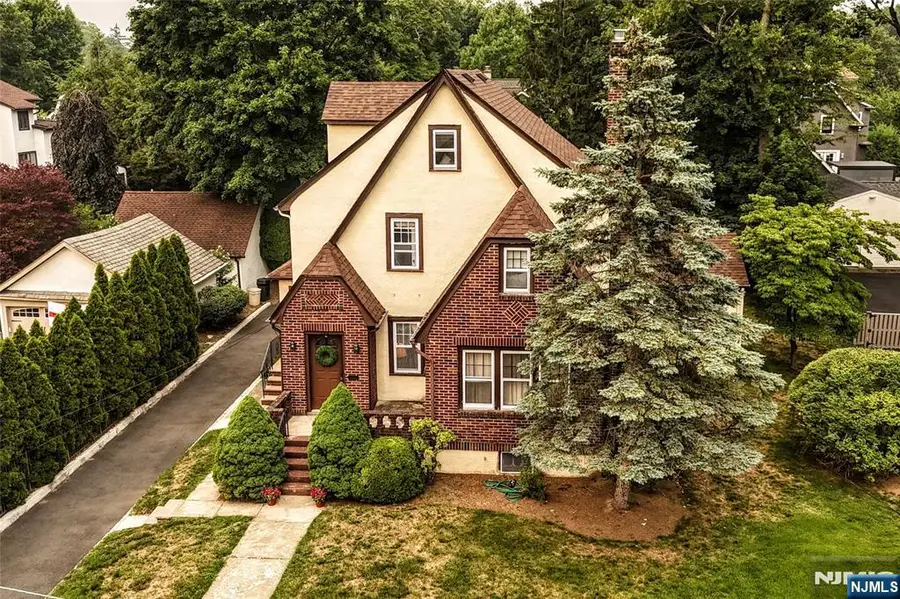 255 Pearsall Avenue, Ridgewood, NJ 07450 - #2