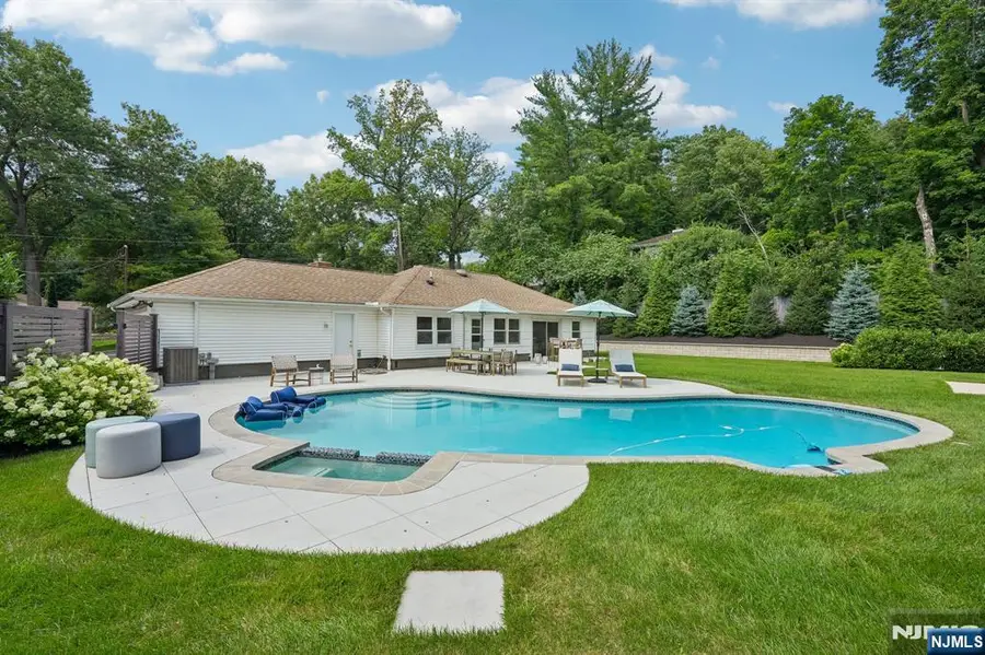 1625 Nottingham Way, Mountainside, NJ 07092 - #2