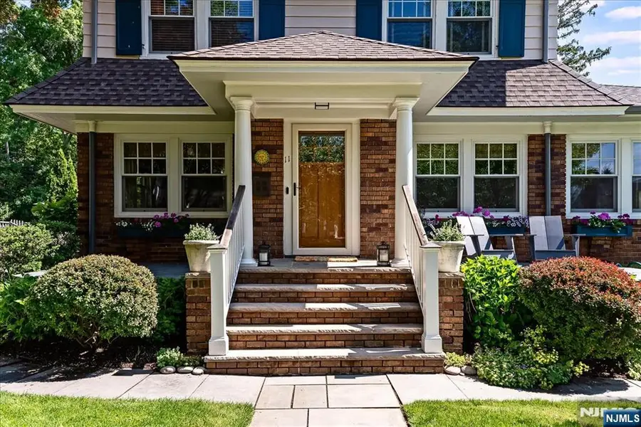 11 Windsor Place, Montclair, NJ 07043 - #2