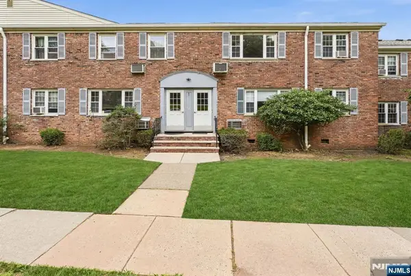 16 Wedgewood Drive 24, Verona, NJ 07044