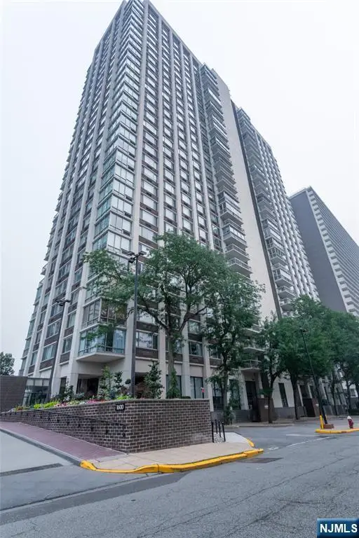 1600 Parker Avenue 20A, Fort Lee, NJ 07024 - #1