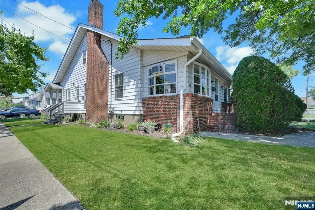 111 Van Winkle Avenue, Hawthorne, NJ 07506 - #1