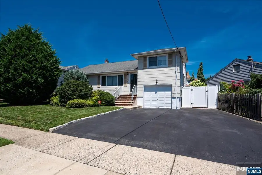 44 Lorrie Lane, Clifton, NJ 07012 - #2