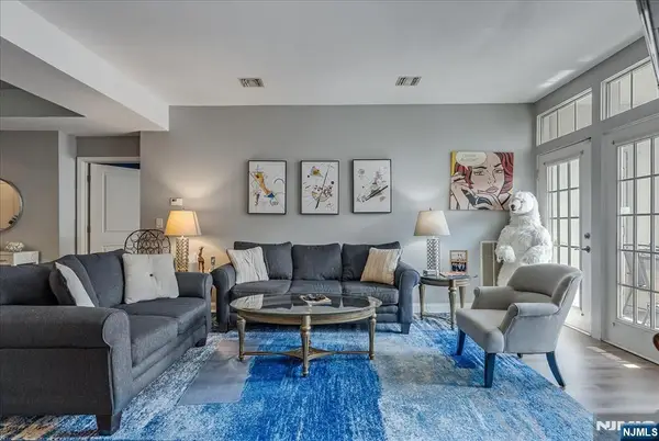 8205 Harcourt 8205, Clifton, NJ 07013