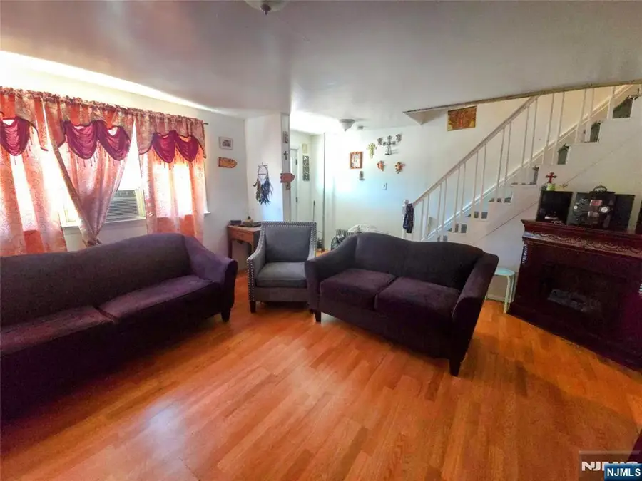 16 Crittenden Street, Newark, NJ 07104 - #3