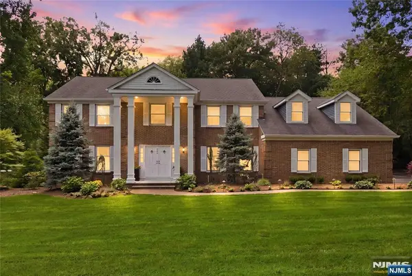 700 Oak Lane, Franklin Lakes, NJ 07417