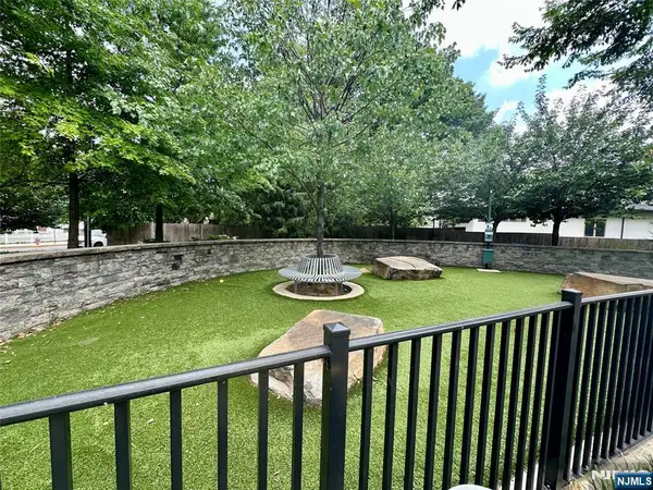 320 Adolphus Avenue 1411, Cliffside Park, NJ 07010
