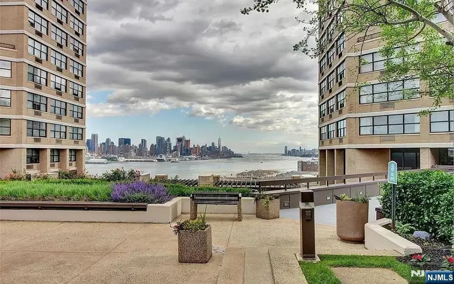 7004 Boulevard East 7C, Guttenberg, NJ 07093 - #2