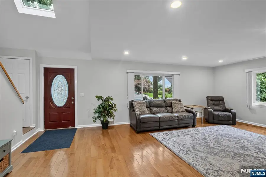 8 Oak Crest Road, West Orange, NJ 07052 - #3
