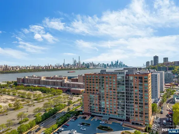 916 Hudson Park, Edgewater, NJ 07020