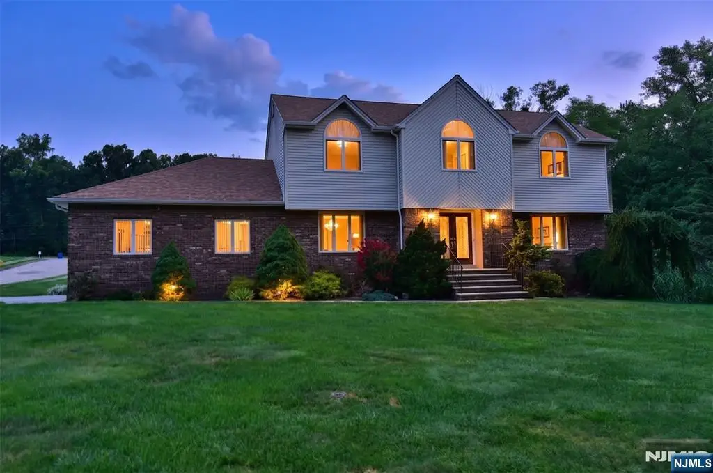 13 Bryan Court, Wayne, NJ 07470 - #1