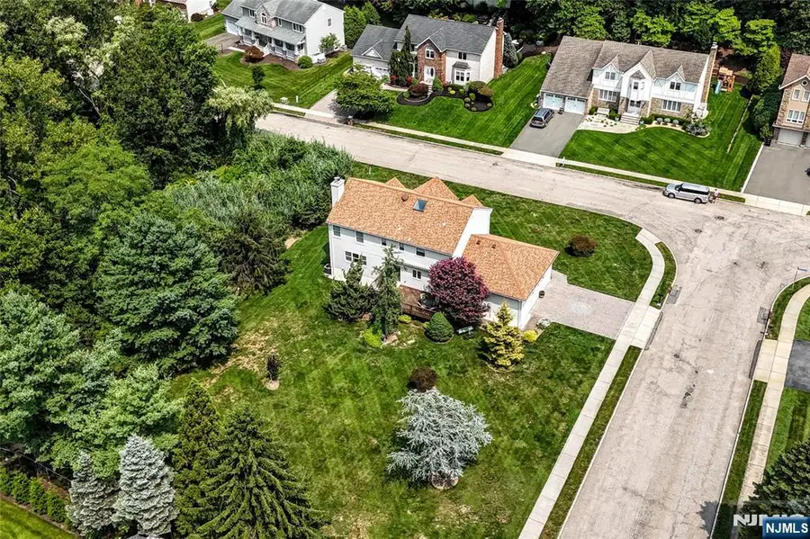 13 Bryan Court, Wayne, NJ 07470 - #3