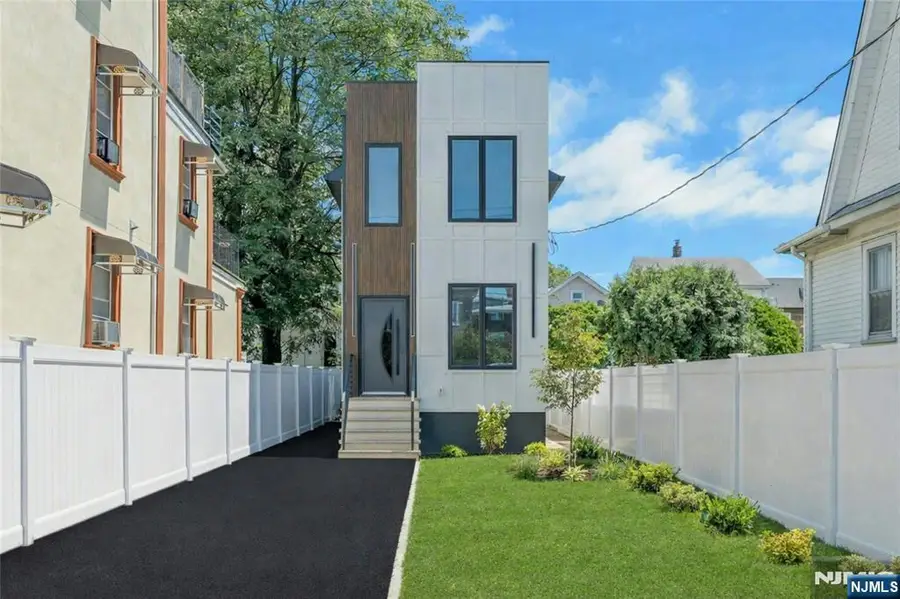 54 Hamilton Avenue, Fairview, NJ 07022 - #3