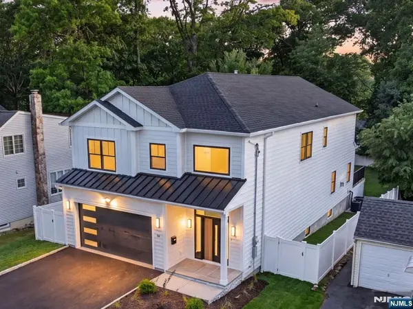 43 Oakwood Avenue, Livingston, NJ 07039