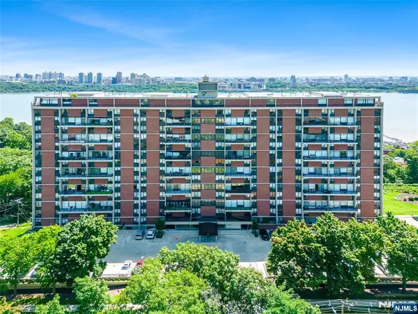 4 Horizon Road 631, Fort Lee, NJ 07024