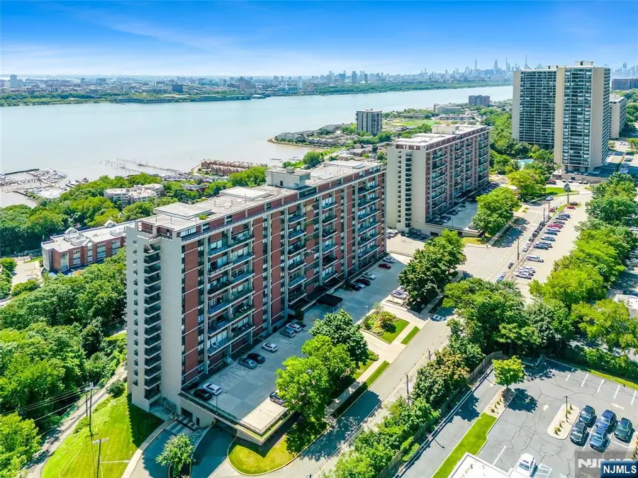 4 Horizon Road 631, Fort Lee, NJ 07024 - #3
