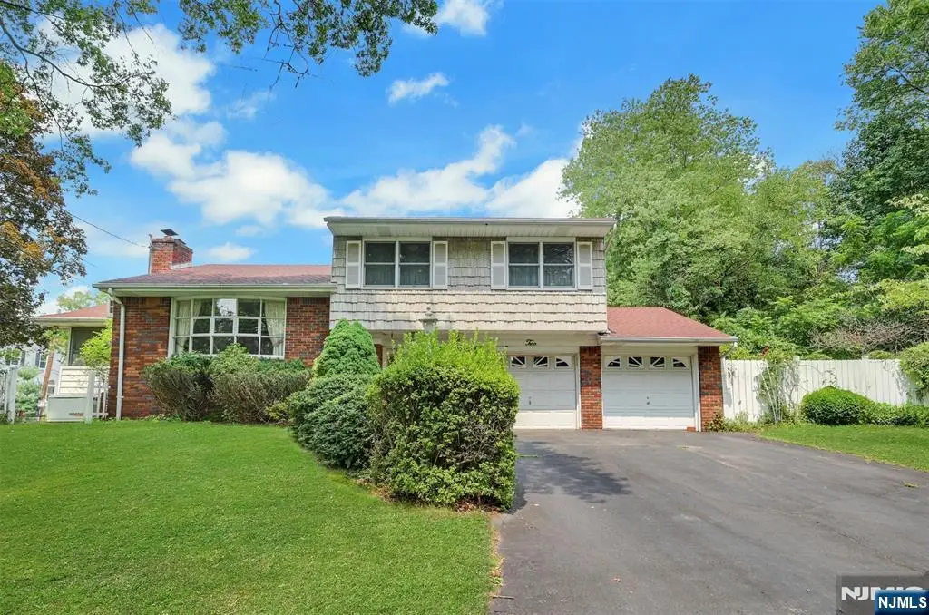 2 Waldron Place, Closter, NJ 07624 - #1