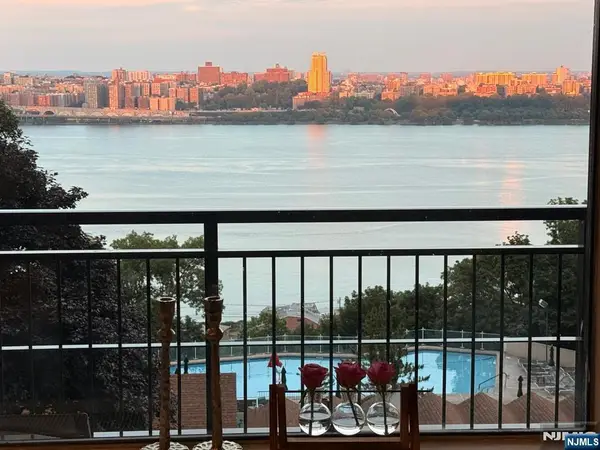 2 Horizon 628, Fort Lee, NJ 07024