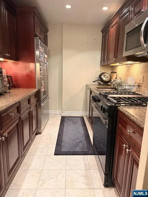 2 Horizon 628, Fort Lee, NJ 07024 - #3