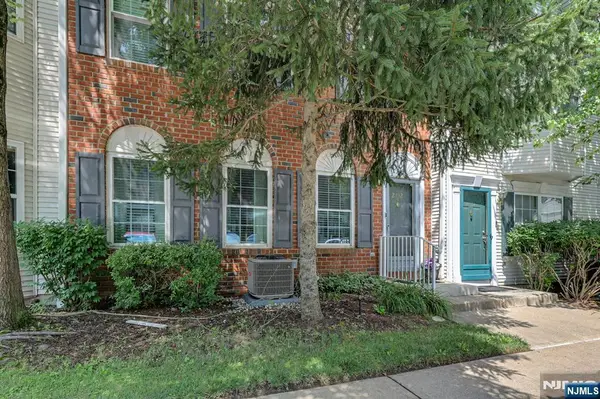 2332 Oliver Court, Mahwah, NJ 07430