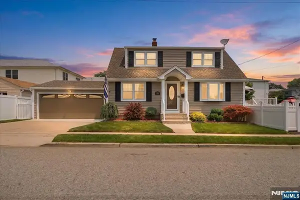 321 Thomas Avenue, Lyndhurst, NJ 07071