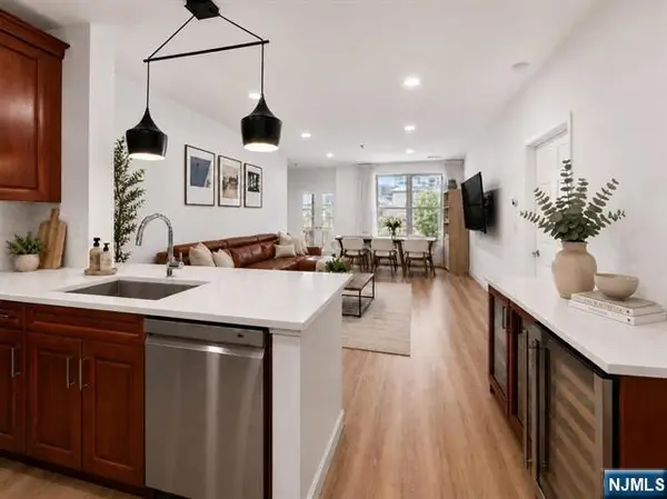24 Ave At Port Imperial 205, West New York, NJ 07093