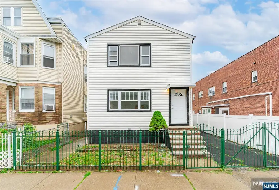 284 2nd Avenue, Newark, NJ 07107 - #2