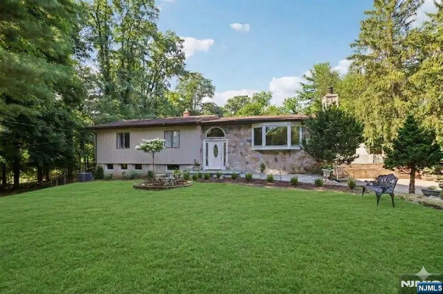 68 Lake Street, Upper Saddle River, NJ 07458 - #2