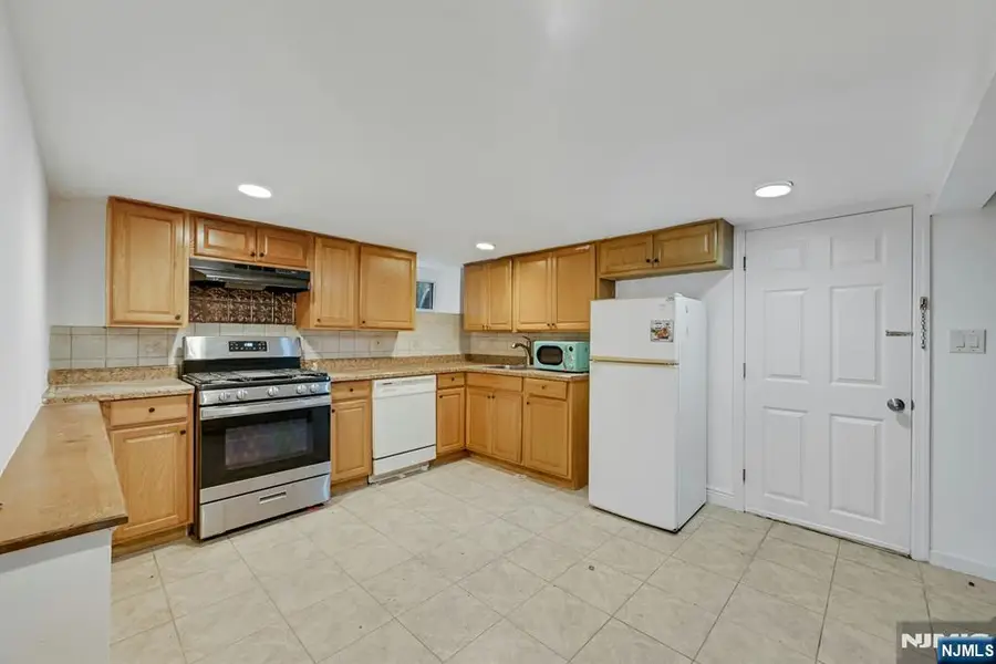8804 3rd Avenue, North Bergen, NJ 07047 - #3