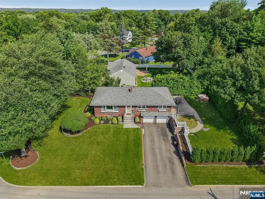 2 Hillview Place, Ramsey, NJ 07446 - #3
