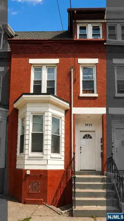 31 S 12th Street, Newark, NJ 07107