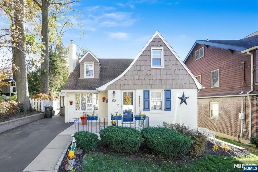 81 W Gouverneur Avenue, Rutherford, NJ 07070 - #2
