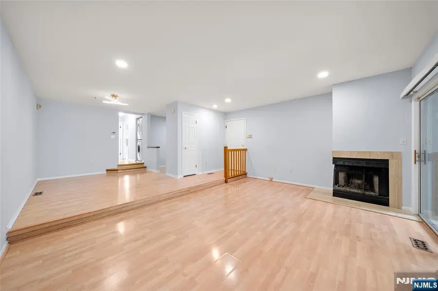 531 Windsor Drive, Palisades Park, NJ 07650 - #3