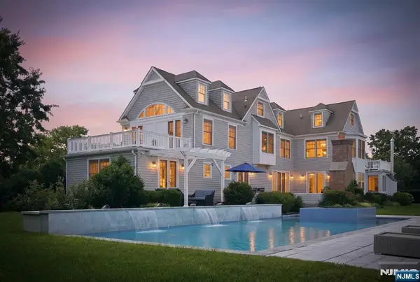 13 Rivers Edge Drive, Rumson, NJ 07760
