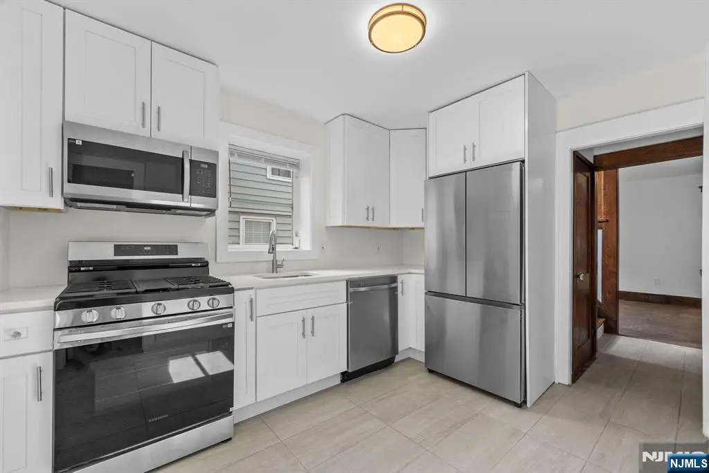 27 8th Street, Ridgefield Park, NJ 07660 - #1