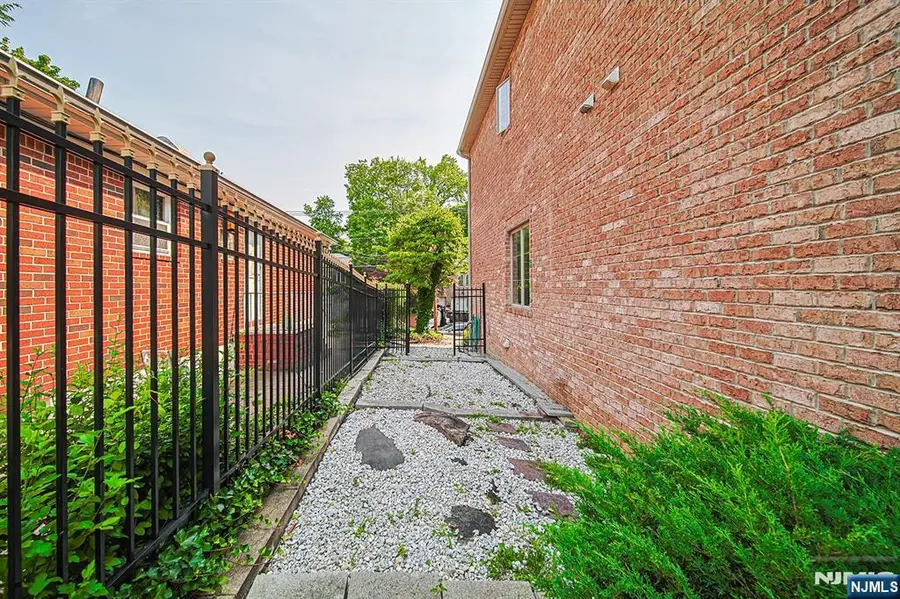 290 McCloud Drive, Fort Lee, NJ 07024 - #3